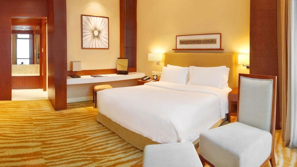 New Coast Hotel Манила Экстерьер фото A room at the hotel
