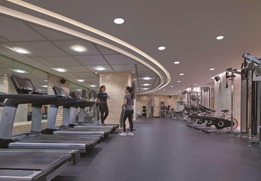 New Coast Hotel Манила Удобства фото The gym at The Landmark