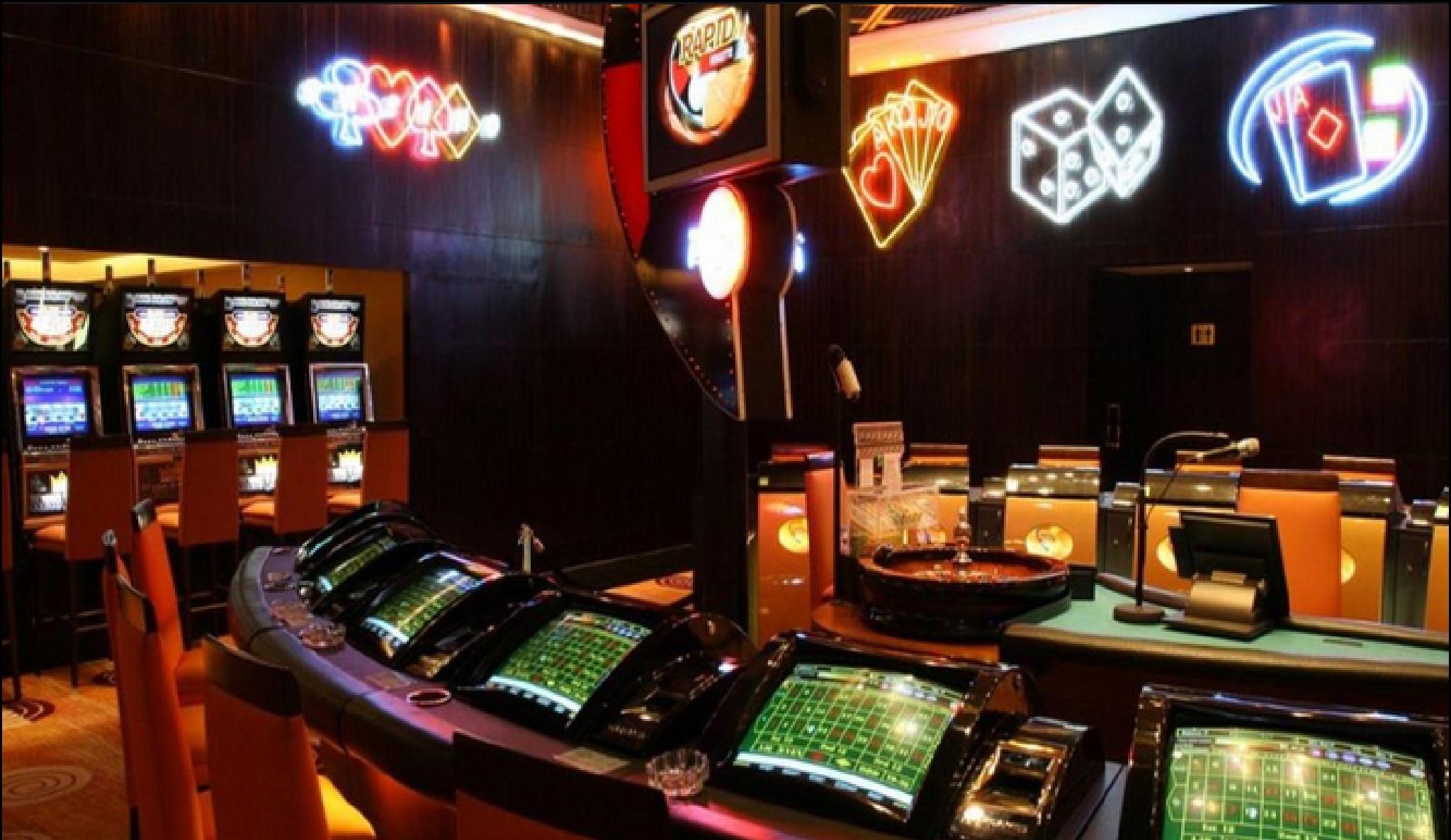 New Coast Hotel Манила Экстерьер фото Casino Slots