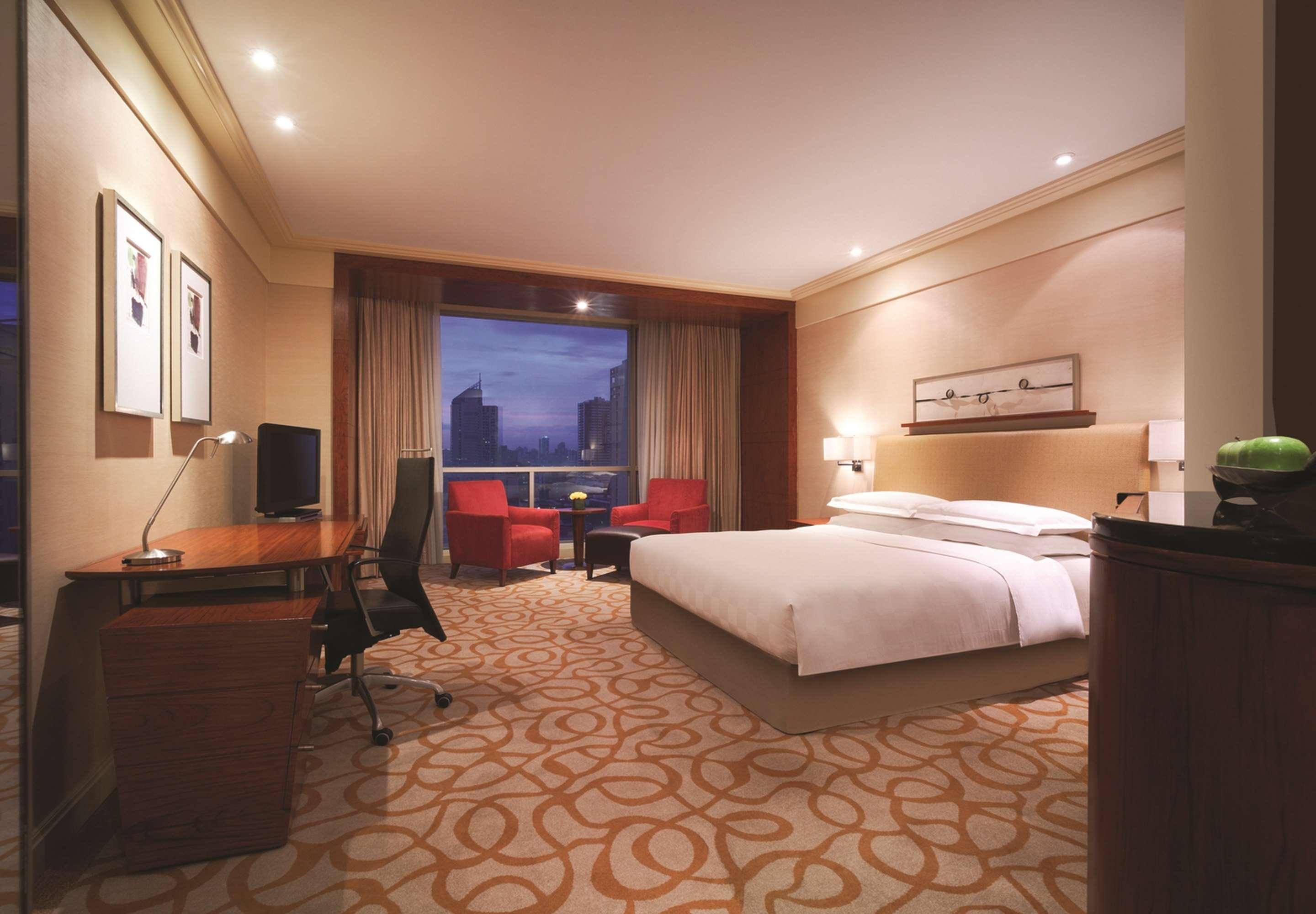 New Coast Hotel Манила Экстерьер фото Deluxe Room