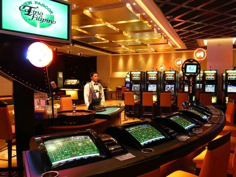 New Coast Hotel Манила Экстерьер фото Casino Filipino