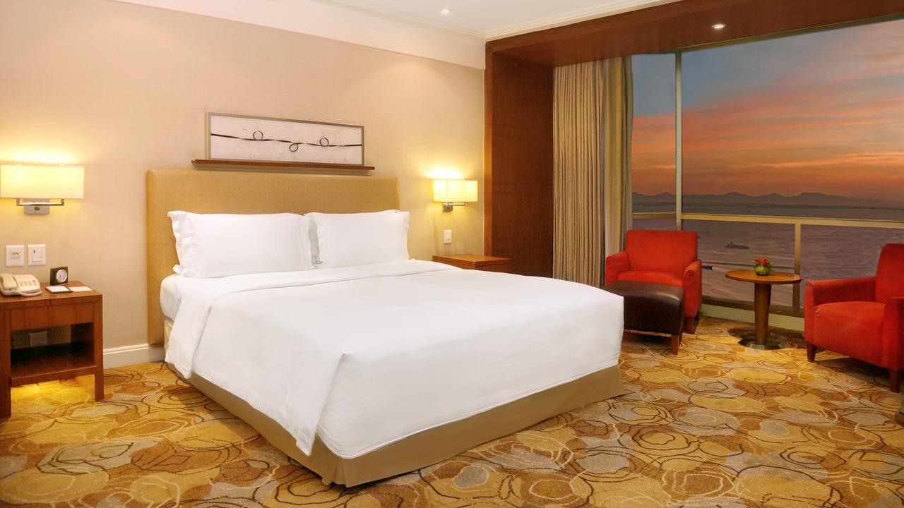 New Coast Hotel Манила Экстерьер фото Deluxe Room