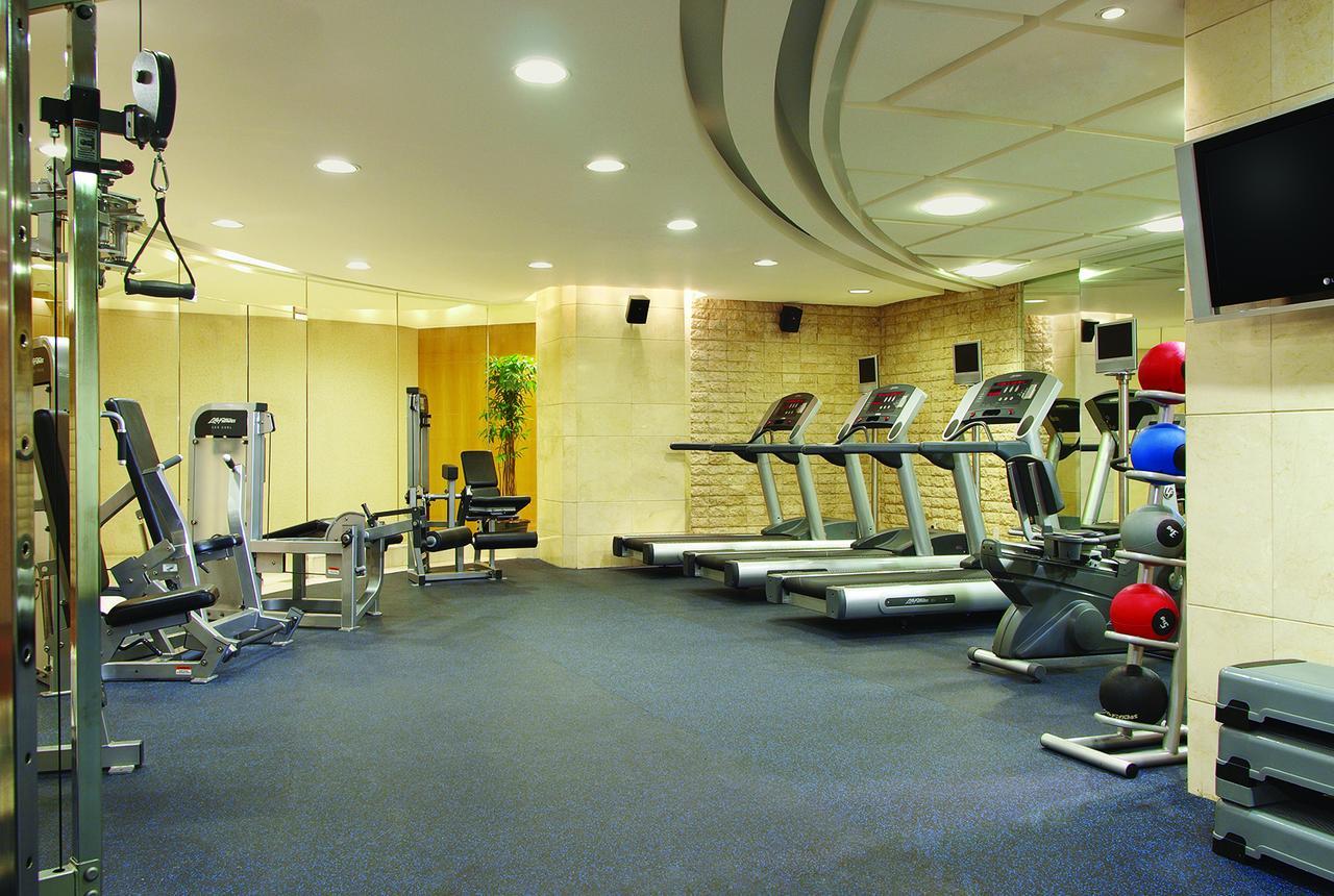 New Coast Hotel Манила Экстерьер фото The gym at the hotel