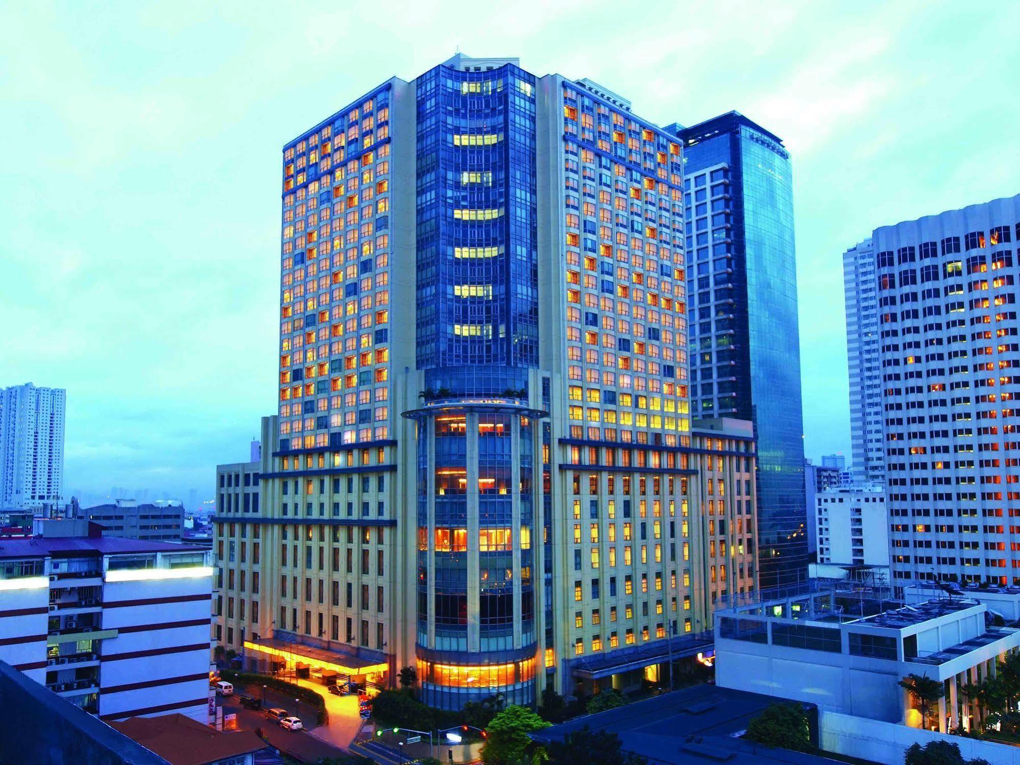 New Coast Hotel Манила Экстерьер фото The hotel in 2012
